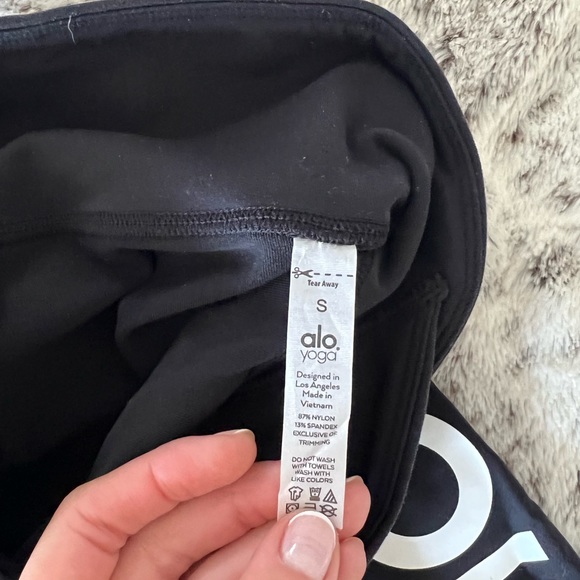 Lace up Alo biker shorts - Picture 3 of 3